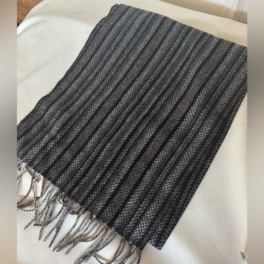 Amicale 100% Cashmere Men’s Scarf